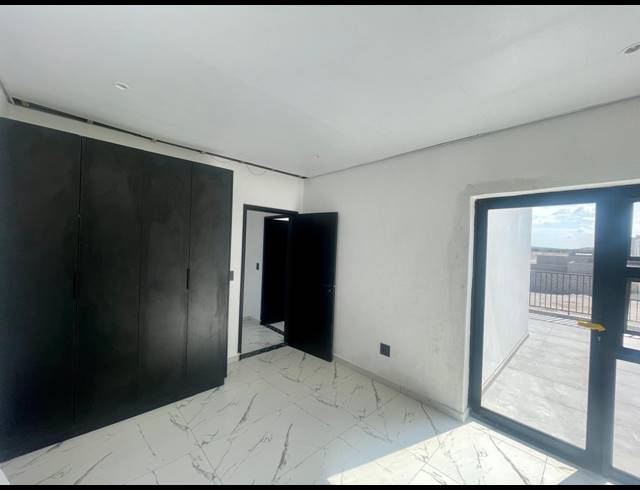 4 BEDROOM FREESTANDING FOR SALE IN SANDOWN